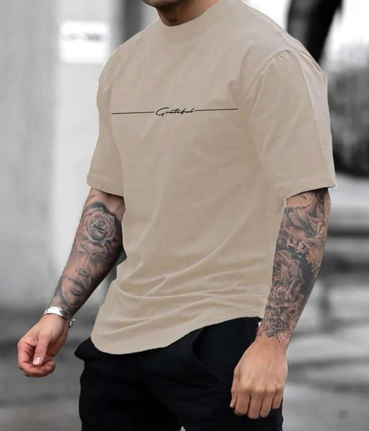 Camiseta beige.