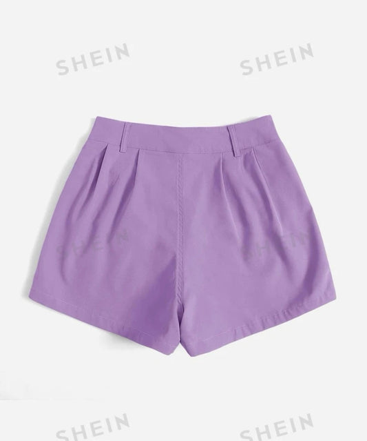 Short morado.